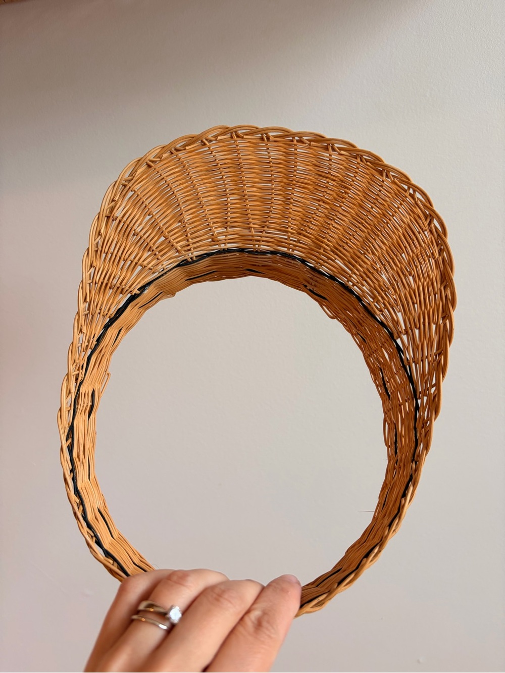 Woven Rattan Visor Hat in Natural Tan vintage rare find - Picture 2 of 4